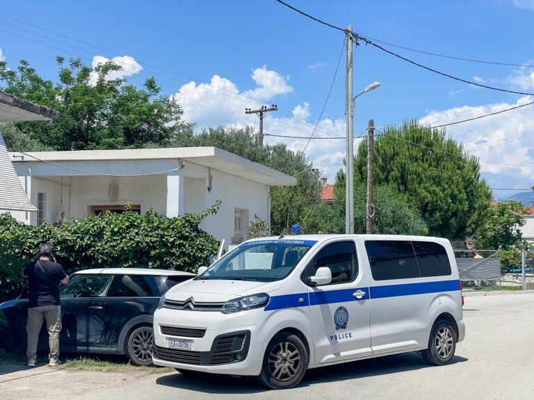 αίγιο-μητέρα-γιος-βρέθηκαν-μαχαιρωμ-1596926