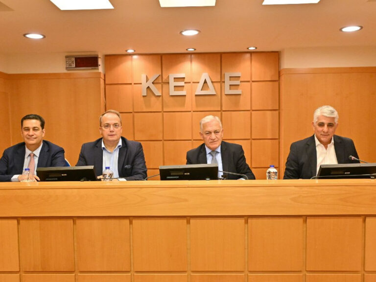 πυρά-κεδε-κατά-κυβέρνησης-συντεχνι-1598552
