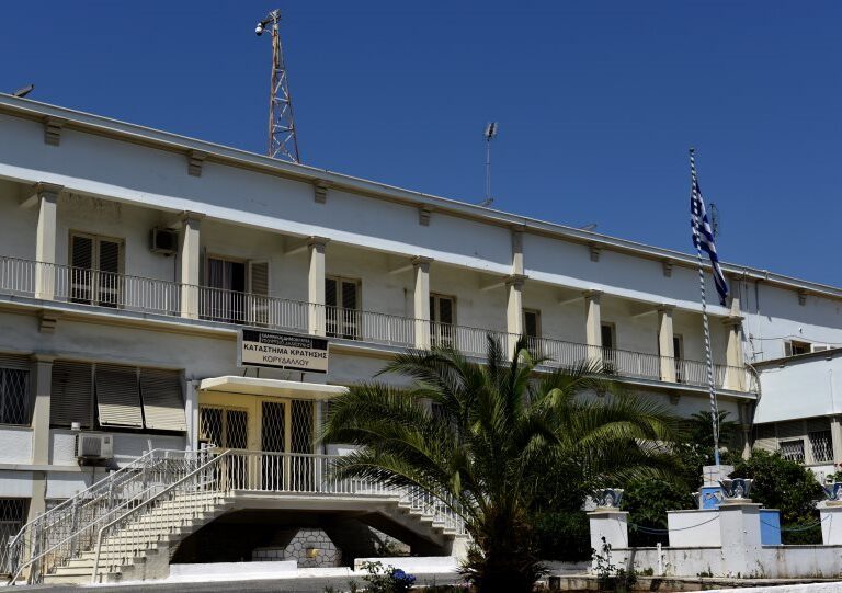 απέδρασε-κρατούμενος-από-τις-φυλακές-1593499