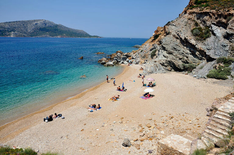 αττική-οι-πέντε-παραλίες-που-θυμίζουν-1595673
