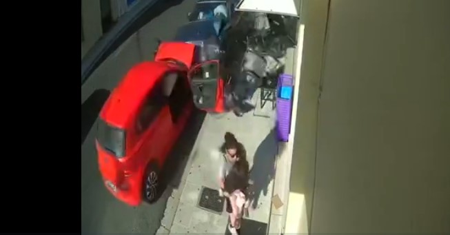 βίντεο-σοκ-από-τη-ναύπακτο-μητέρα-σώζε-1594329