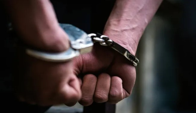 αίγινα-σύλληψη-26χρονου-για-προσβολή-γε-1602388