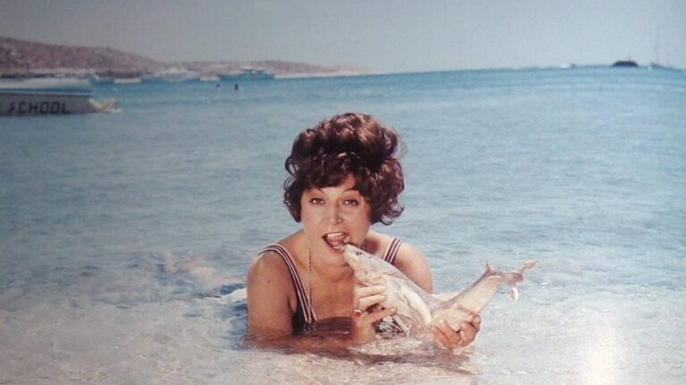 το-συγκινητικό-βίντεο-της-finos-film-για-τη-ρέν-1618467