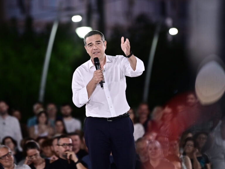 γιατί-ο-τσίπρας-θα-στείλει-λουλούδια-σ-1610218