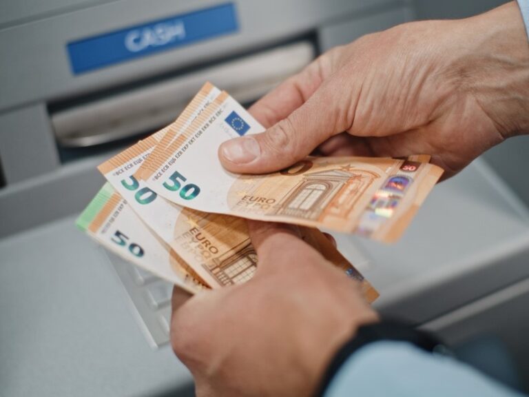 συντάξεις-χηρείας-αντιδρούν-60-000-που-μέν-1615542