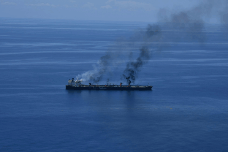 χτυπήθηκε-πετρελαιοφόρο-από-άγνωστο-1613203