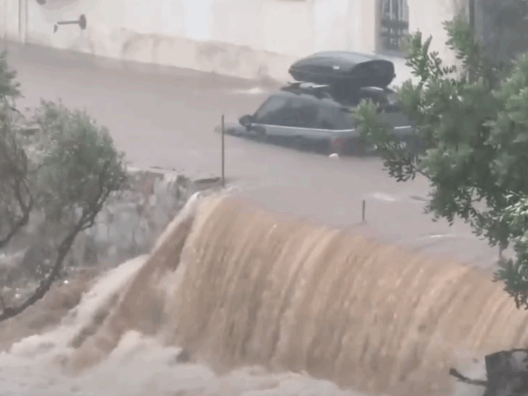 πλημμύρες-στη-μάνη-έπεσαν-140-τόνοι-νερο-1625606